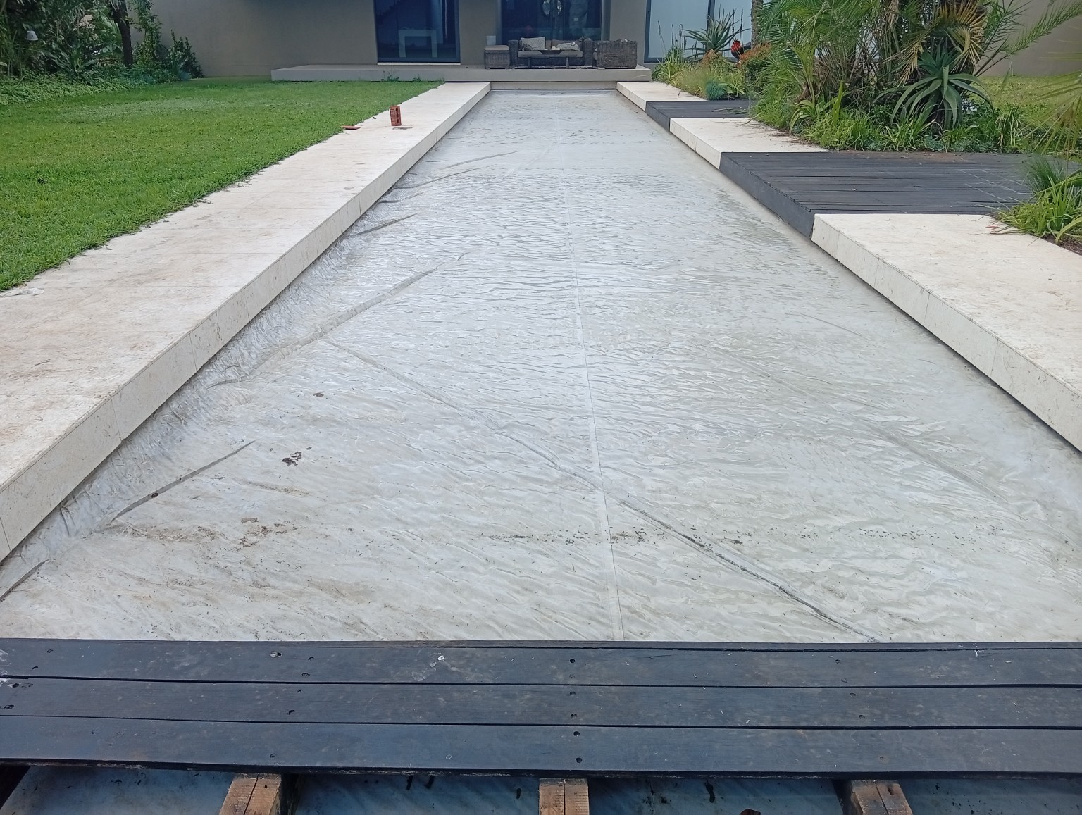 Hydraulic Pool Cover — Hawaan Estate project photograph