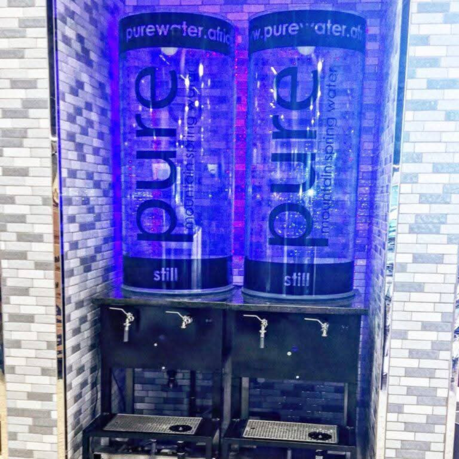 Integrated Water Bar — Food Lover’s Market project photograph
